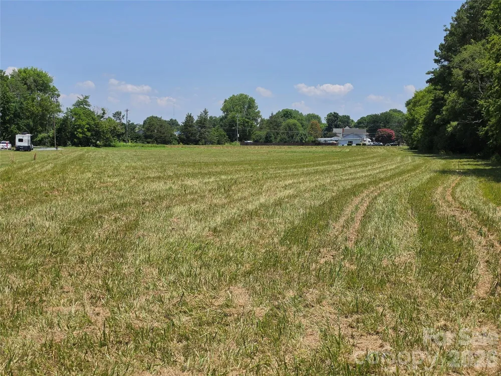 8305 Rocky River Road Harrisburg, NC 28075