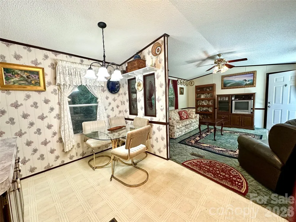 572 Blue Ridge Gem Stone Road Spruce Pine, NC 28777