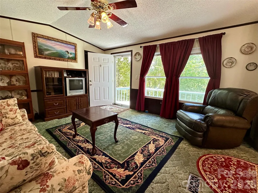 572 Blue Ridge Gem Stone Road Spruce Pine, NC 28777