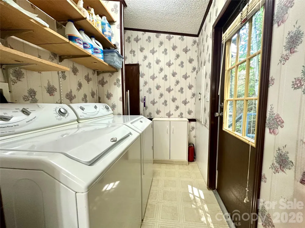 572 Blue Ridge Gem Stone Road Spruce Pine, NC 28777