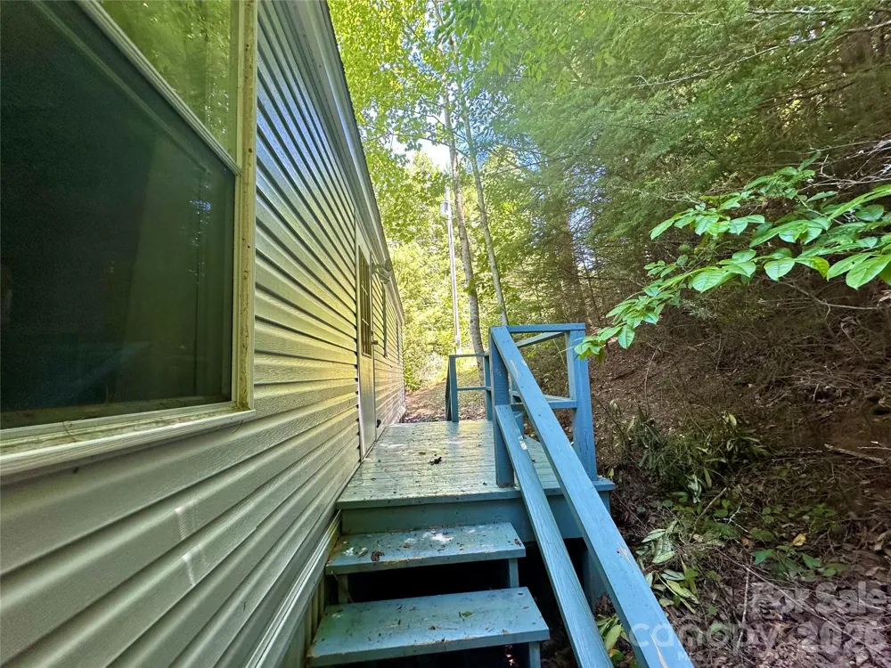 572 Blue Ridge Gem Stone Road Spruce Pine, NC 28777