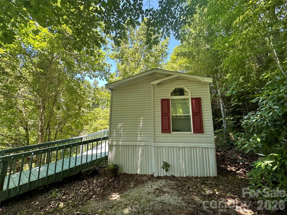572 Blue Ridge Gem Stone Road Spruce Pine, NC 28777