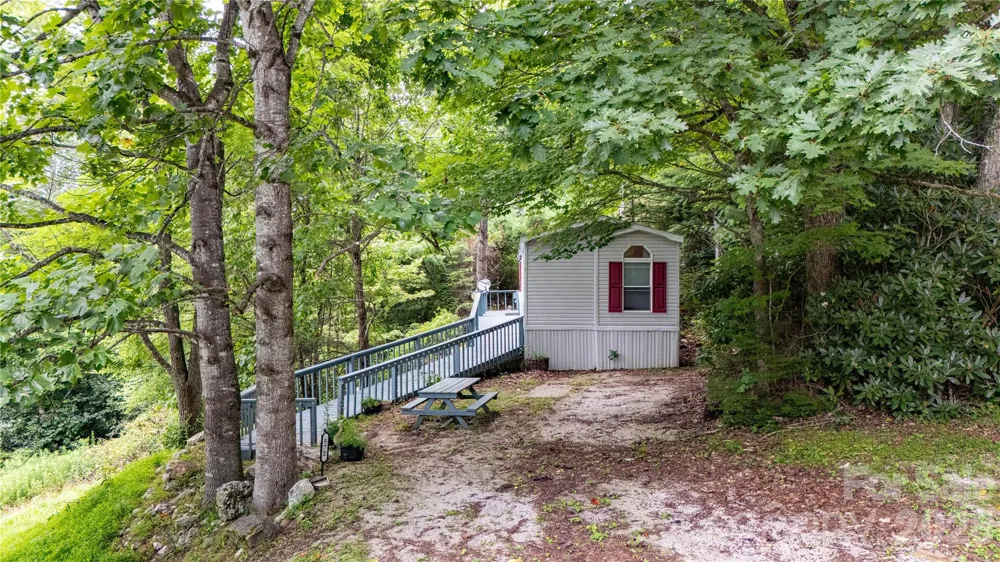 572 Blue Ridge Gem Stone Road Spruce Pine, NC 28777
