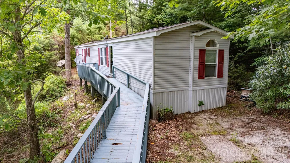 572 Blue Ridge Gem Stone Road Spruce Pine, NC 28777