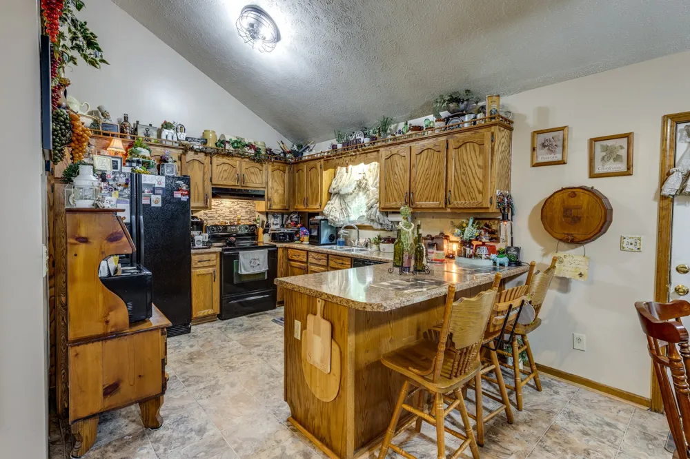 111 Cascade Spring Rd Hohenwald, TN 38462