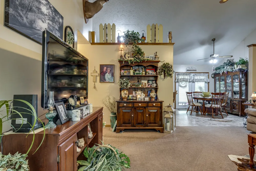 111 Cascade Spring Rd Hohenwald, TN 38462