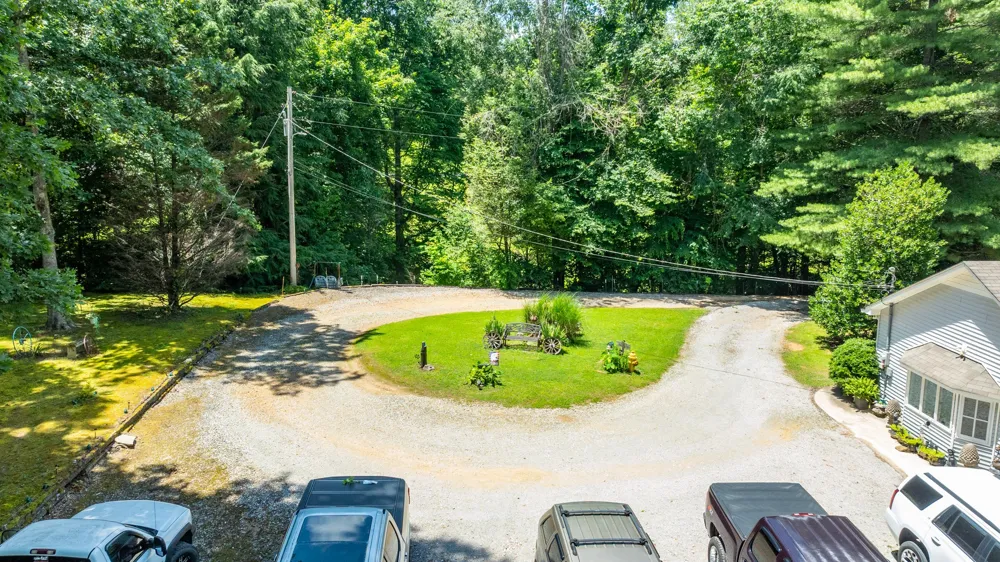 111 Cascade Spring Rd Hohenwald, TN 38462
