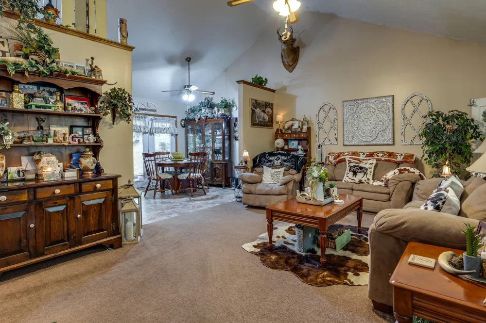 111 Cascade Spring Rd Hohenwald, TN 38462