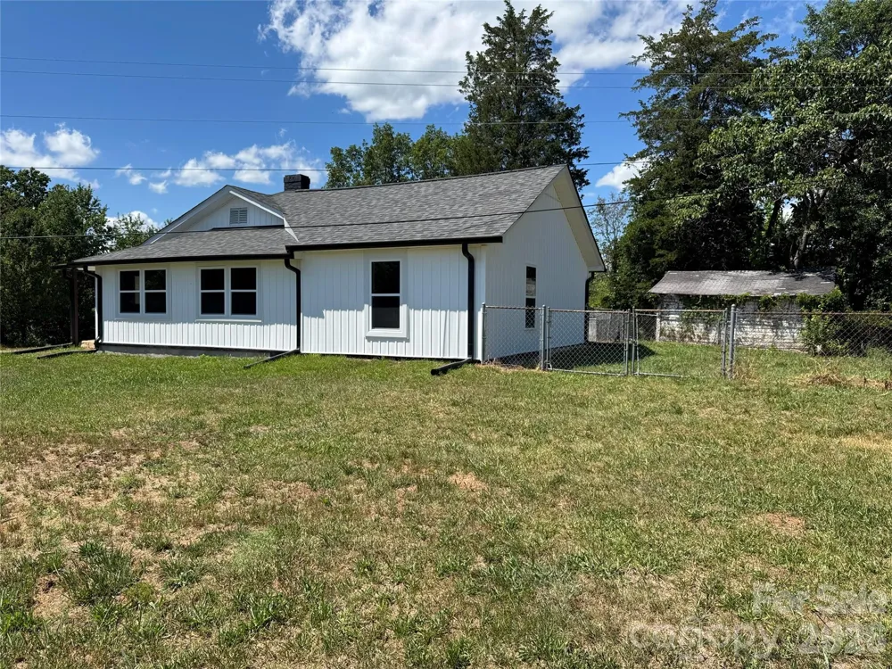 3812 Cliffside Road Mooresboro, NC 28114