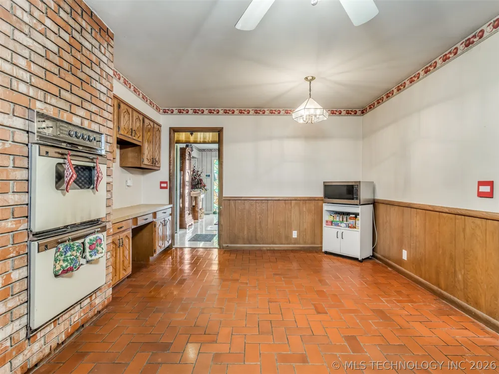 1201 E 4th Street Okmulgee, OK 74447