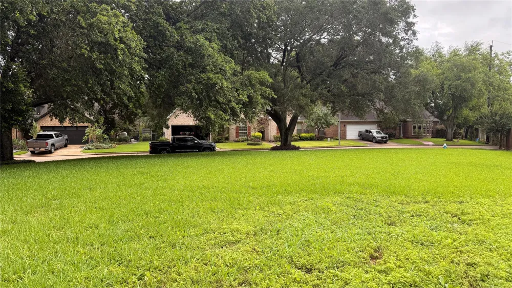 4511 Lake Village Drive Fulshear, TX 77441