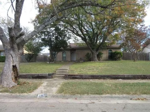 1610 Sunset Lane
