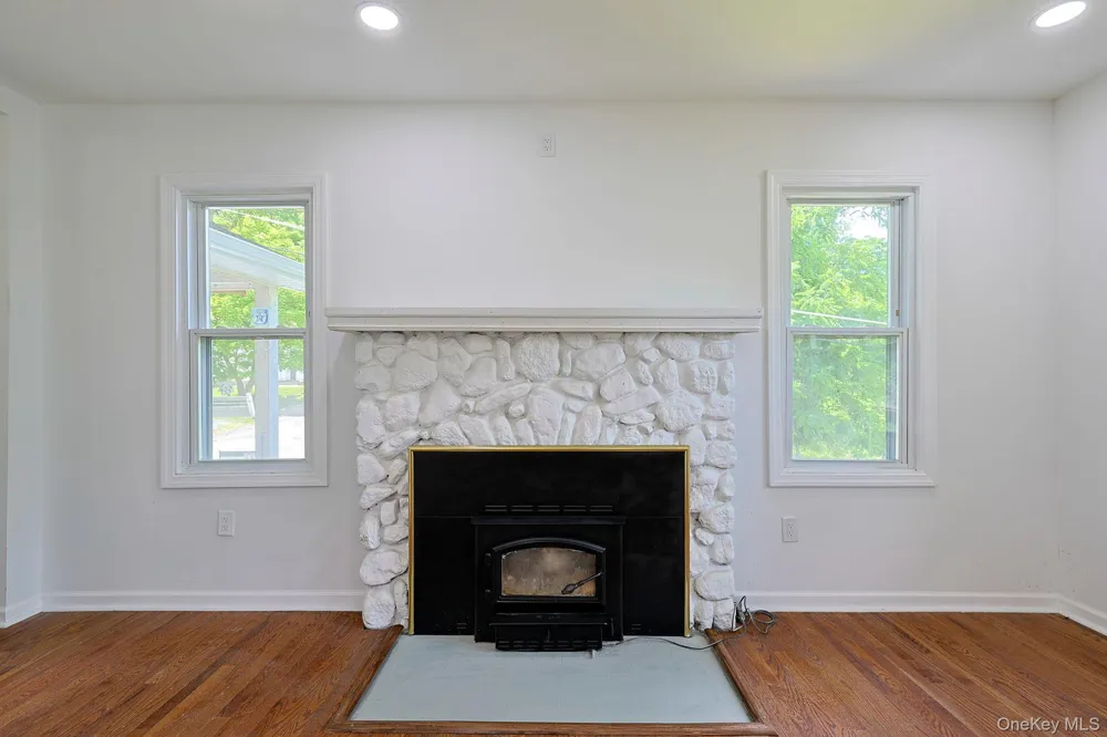 20 Nevins Street Ellenville, NY 12428