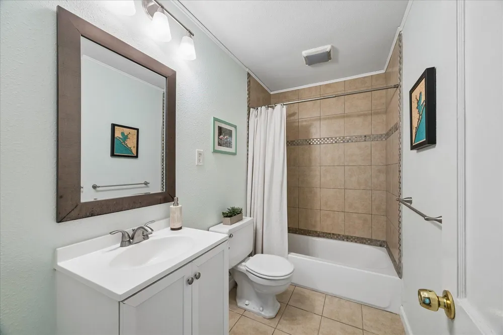 126 Dolphin Galveston, TX 77550