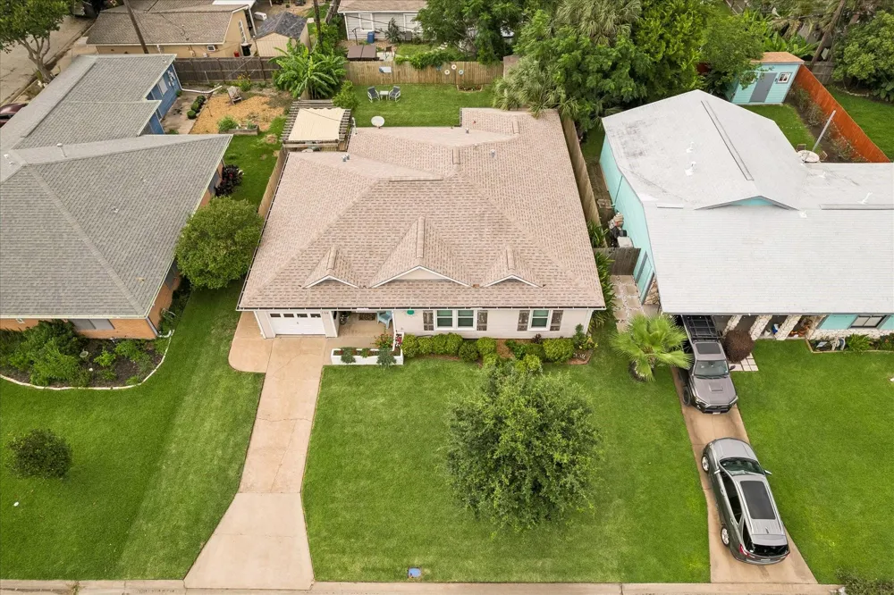 126 Dolphin Galveston, TX 77550