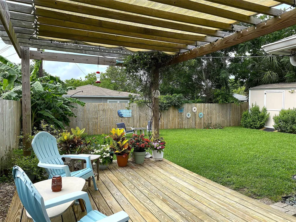 126 Dolphin Galveston, TX 77550