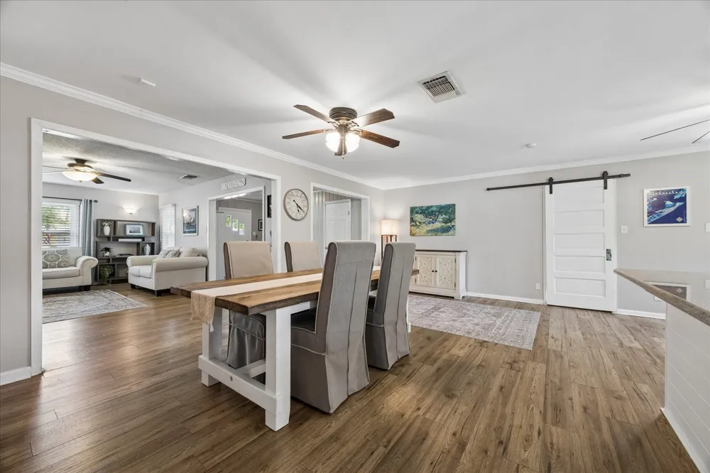 126 Dolphin Galveston, TX 77550