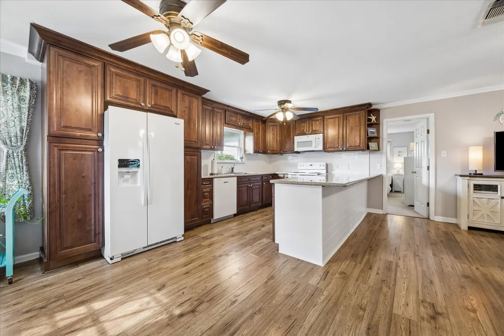 126 Dolphin Galveston, TX 77550