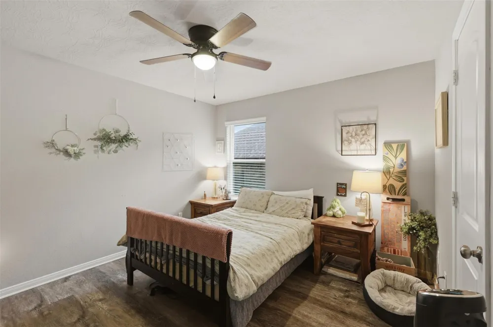 915 Farm Path Brenham, TX 77833