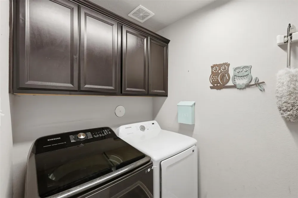 915 Farm Path Brenham, TX 77833