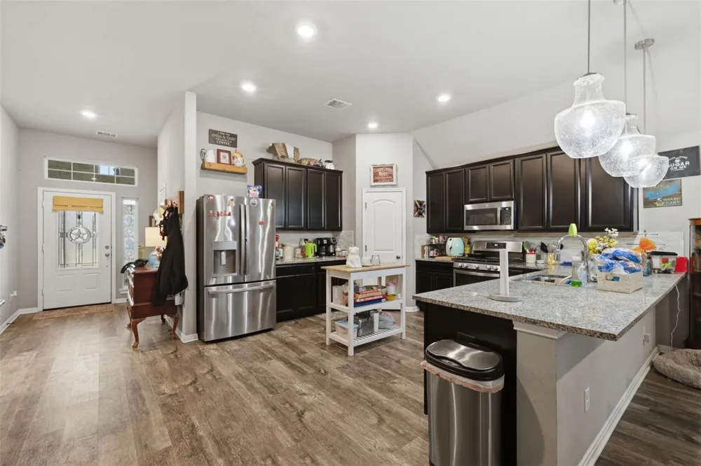 915 Farm Path Brenham, TX 77833