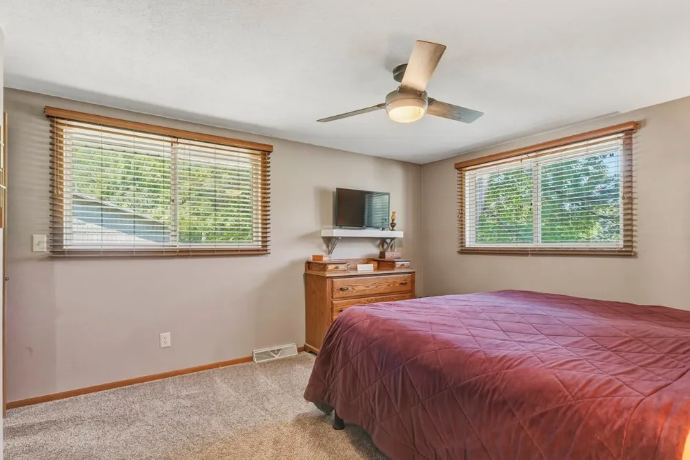 1121 E Laneville Avenue Durand, WI 54736