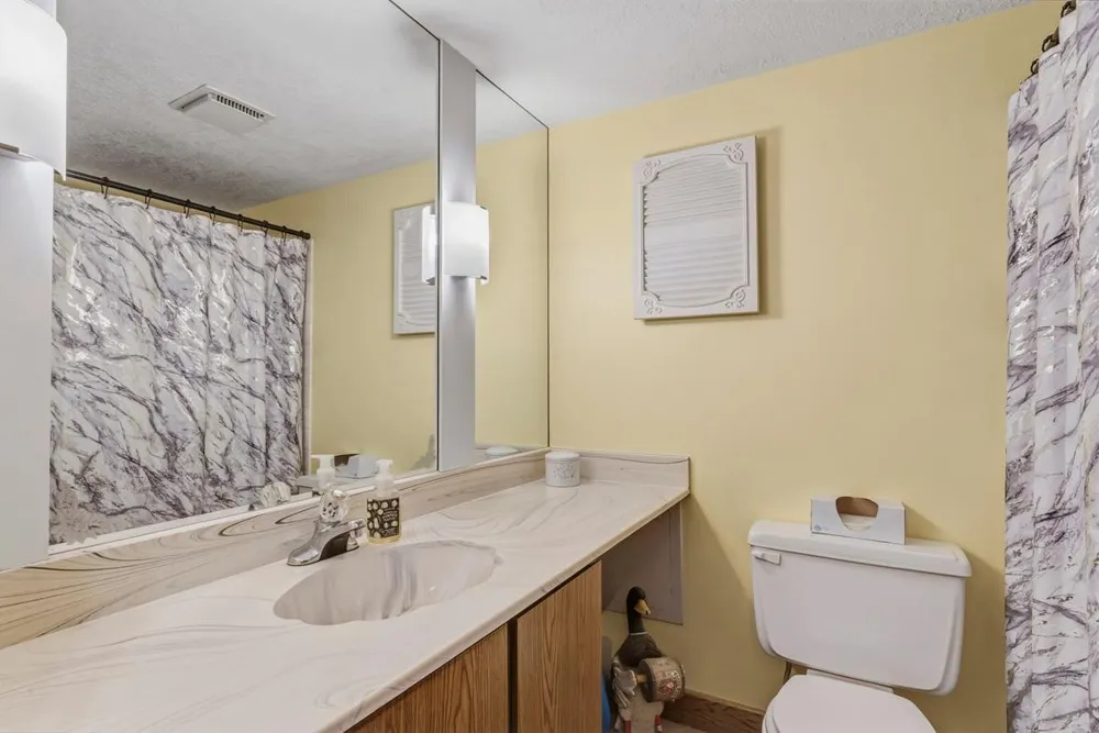 1121 E Laneville Avenue Durand, WI 54736