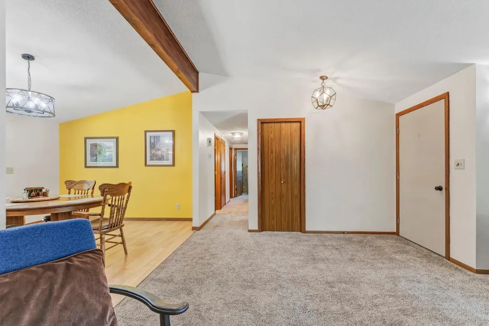 1121 E Laneville Avenue Durand, WI 54736