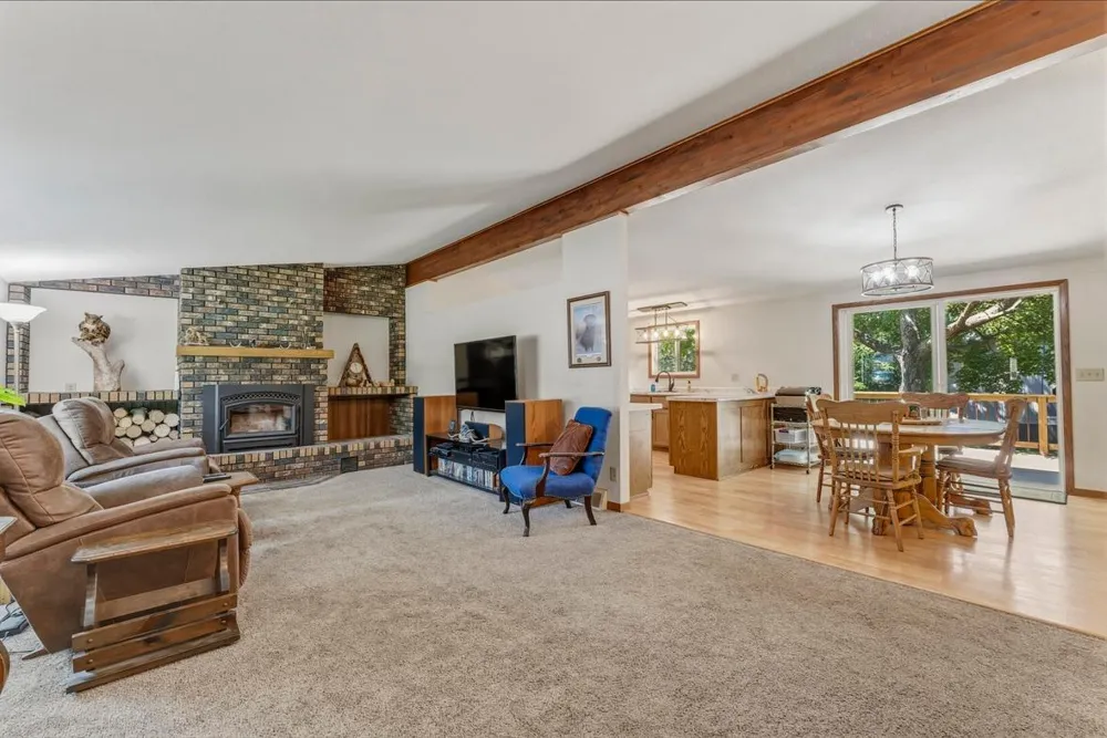 1121 E Laneville Avenue Durand, WI 54736
