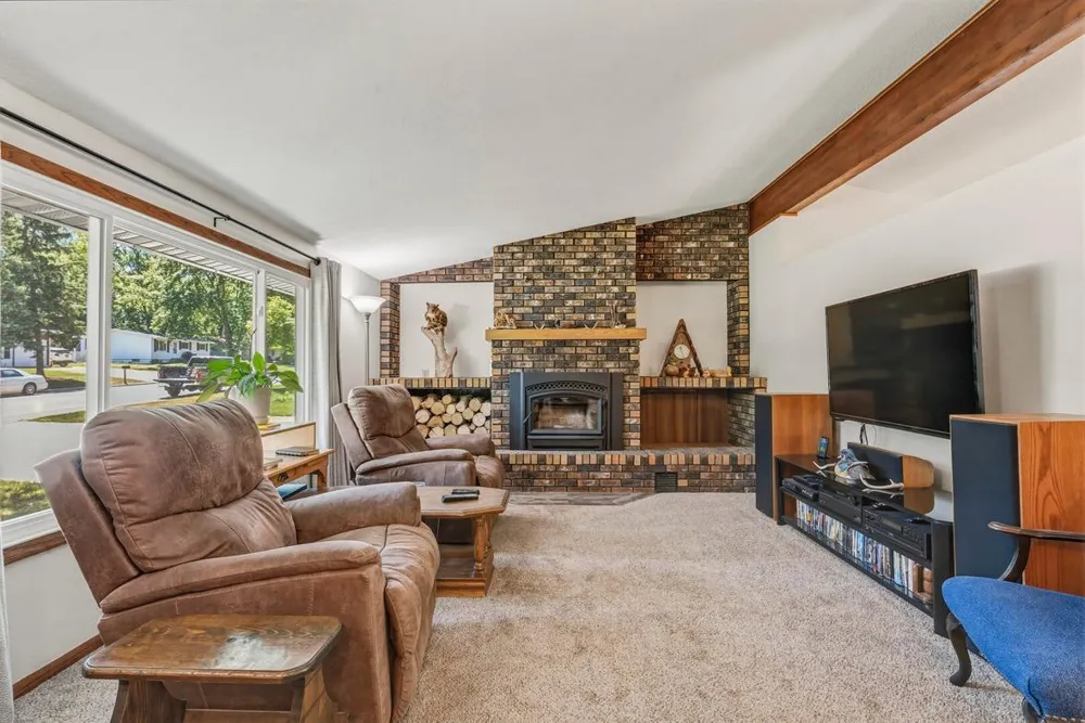 1121 E Laneville Avenue Durand, WI 54736