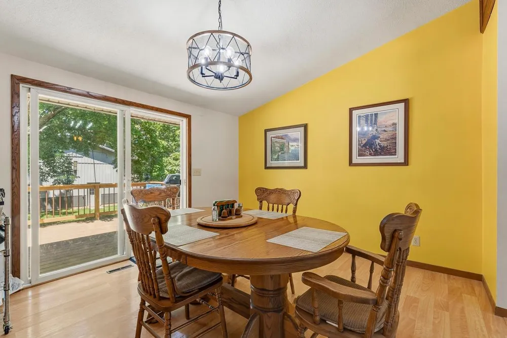 1121 E Laneville Avenue Durand, WI 54736
