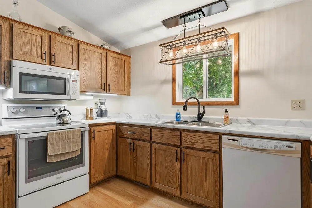 1121 E Laneville Avenue Durand, WI 54736