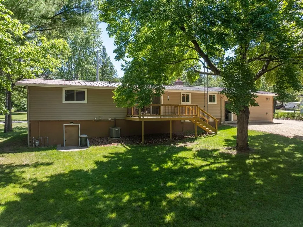 1121 E Laneville Avenue Durand, WI 54736