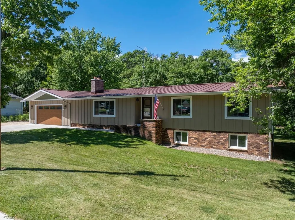 1121 E Laneville Avenue Durand, WI 54736
