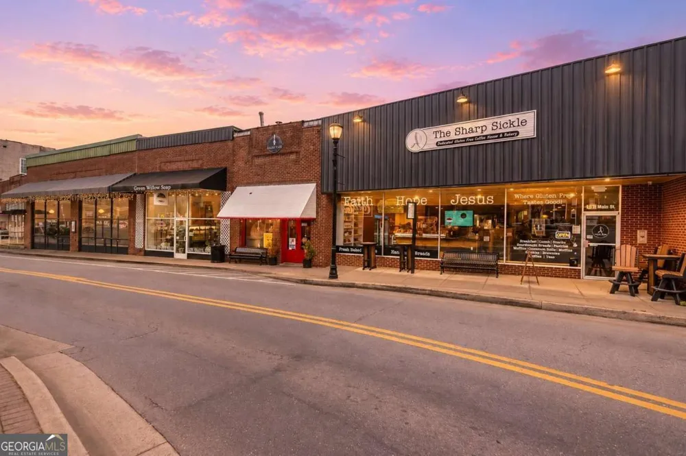 28 N Main ST Ellijay, GA 30540