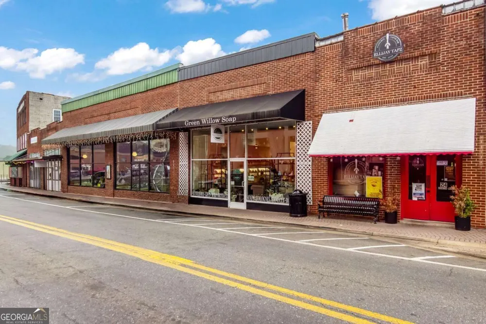 28 N Main ST Ellijay, GA 30540