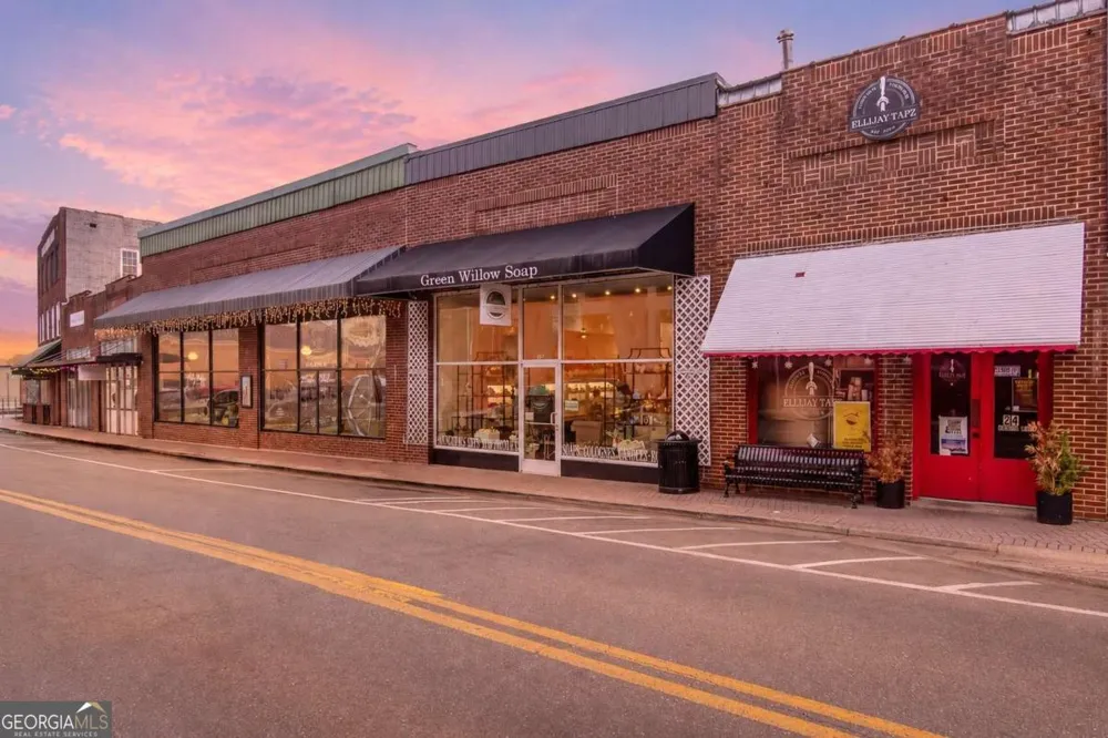 28 N Main ST Ellijay, GA 30540