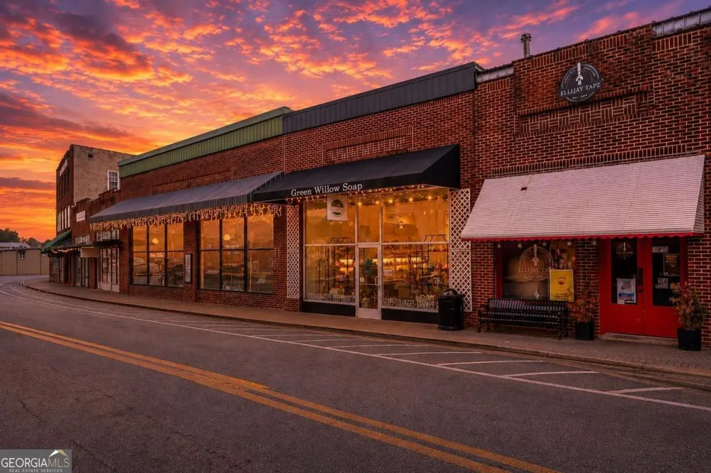 28 N Main ST Ellijay, GA 30540