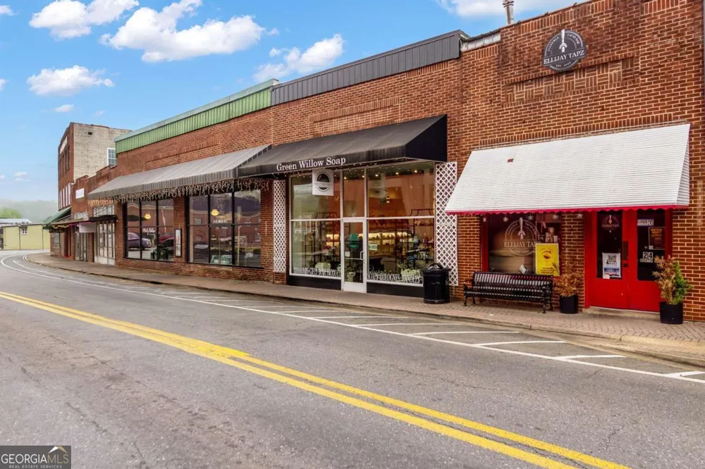 28 N Main ST Ellijay, GA 30540