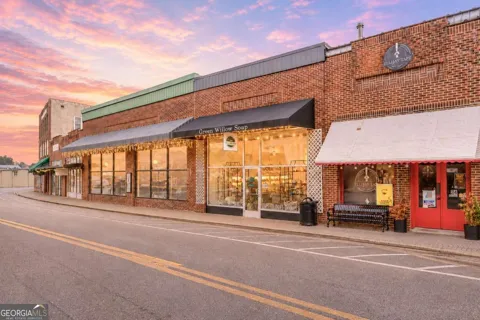 28 N Main ST