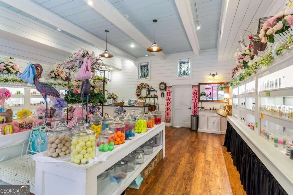 28 N Main ST Ellijay, GA 30540