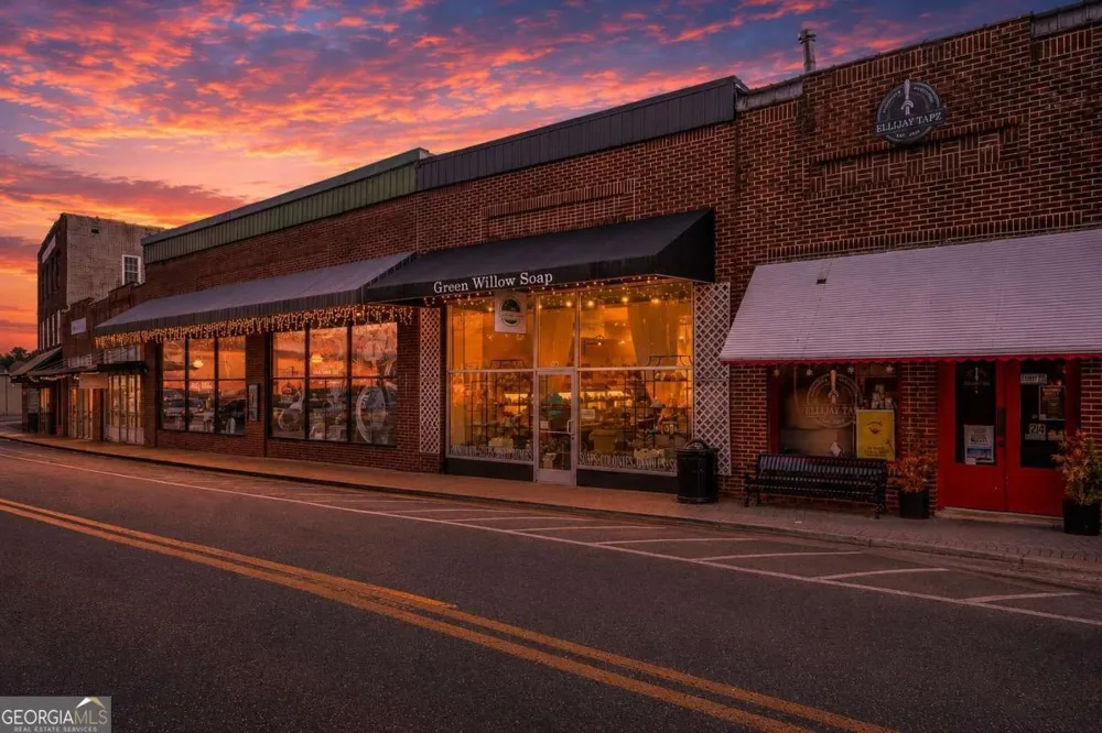 28 N Main ST Ellijay, GA 30540