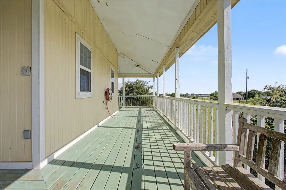 4201 Lawrence Road Beach City, TX 77523