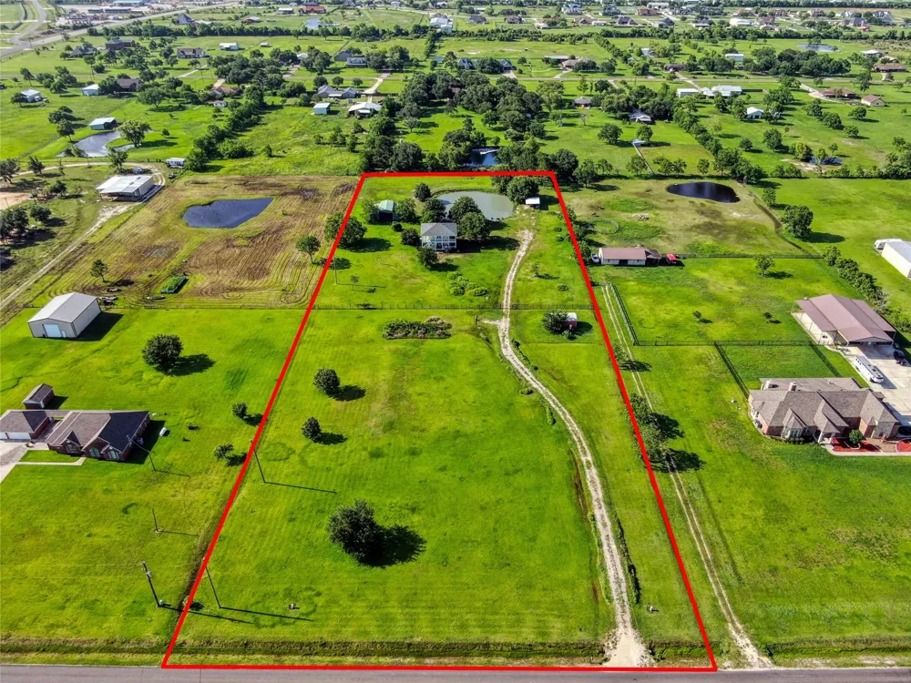 4201 Lawrence Road Beach City, TX 77523