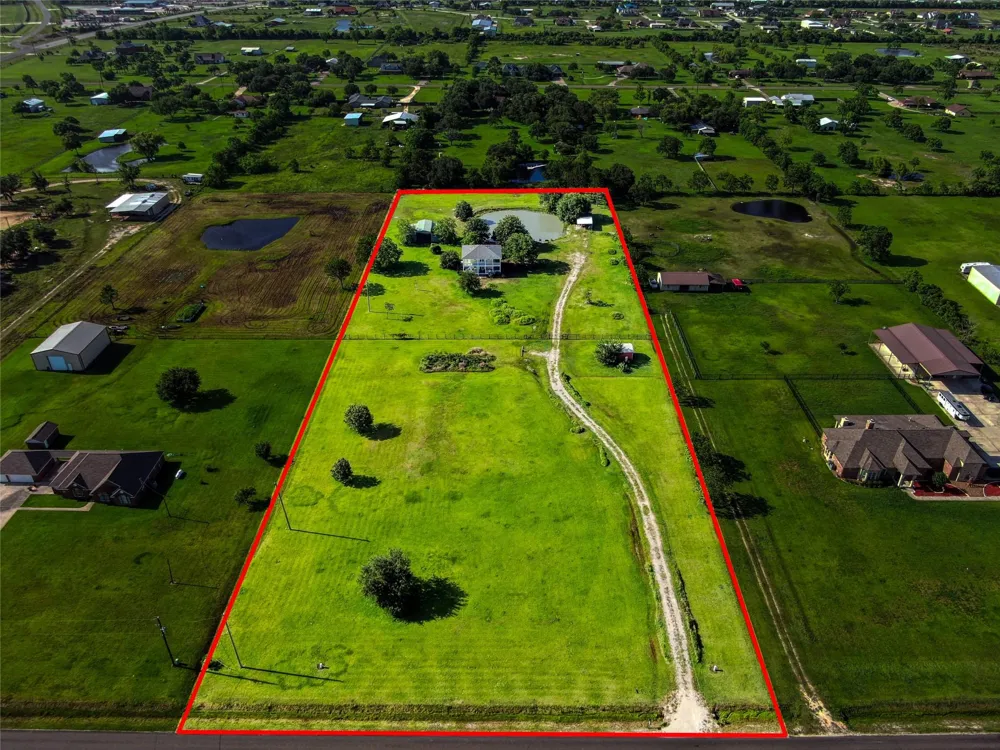 4201 Lawrence Road Beach City, TX 77523