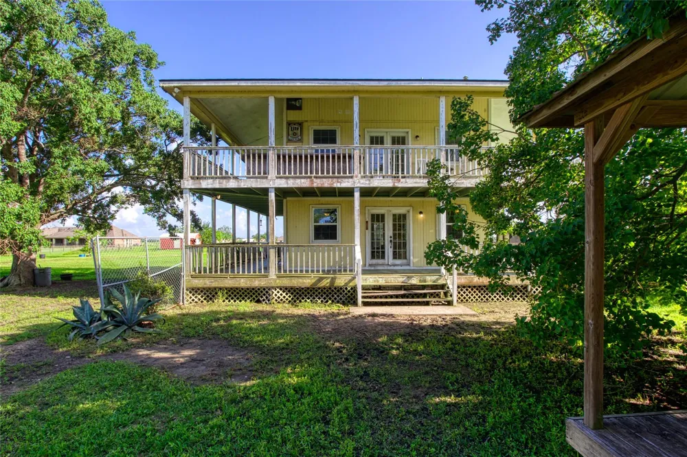 4201 Lawrence Road Beach City, TX 77523