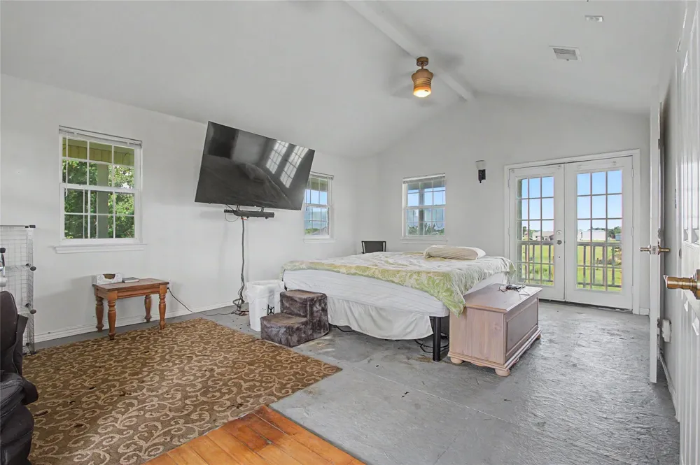 4201 Lawrence Road Beach City, TX 77523