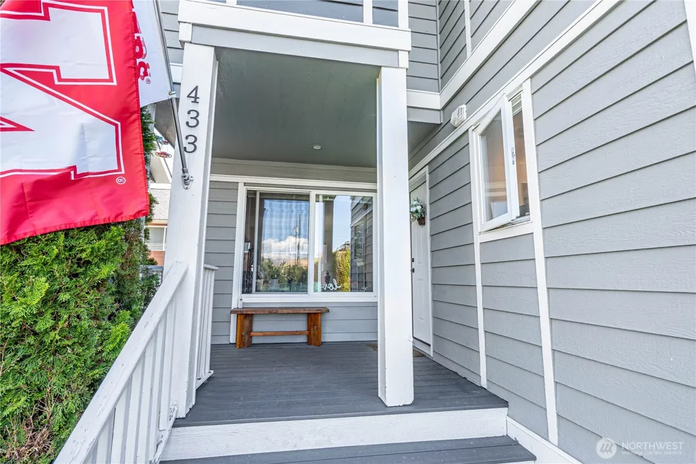 433 W Webster Avenue Chelan, WA 98816