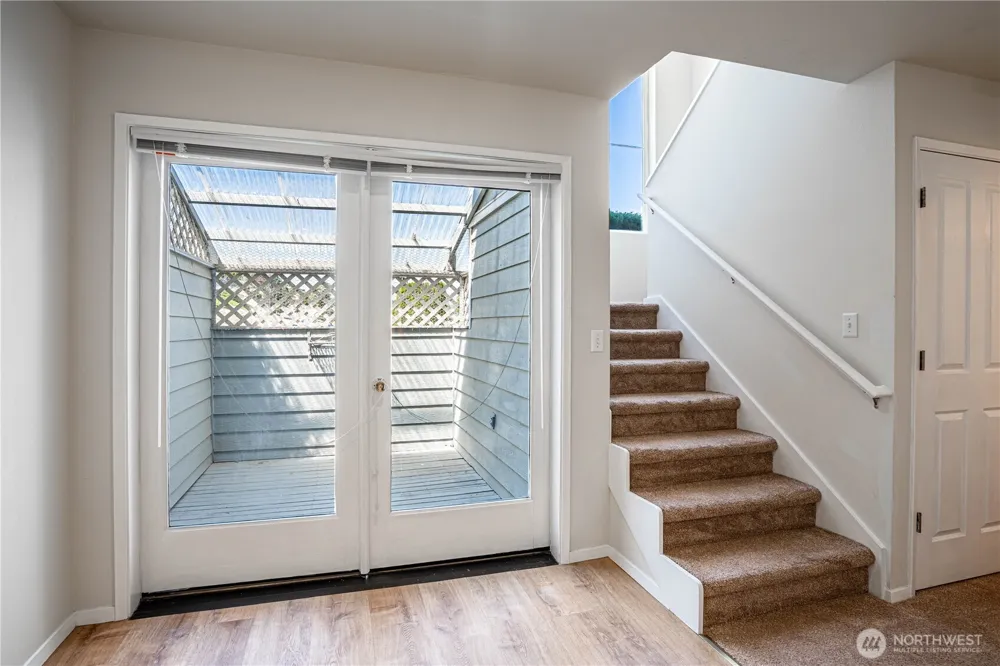 433 W Webster Avenue Chelan, WA 98816