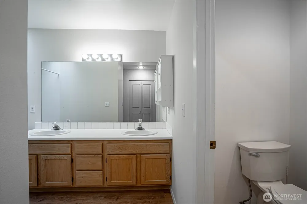 433 W Webster Avenue Chelan, WA 98816